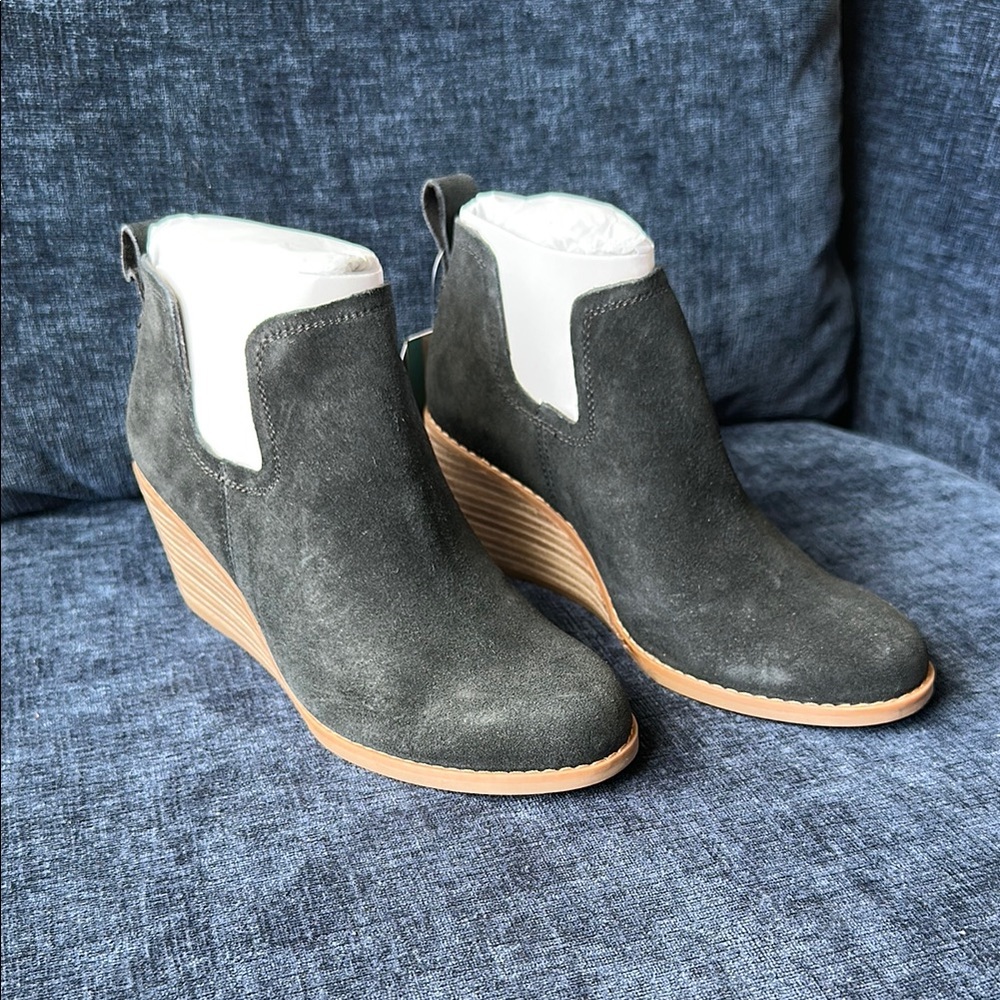 TOMS Kallie black suede bootie